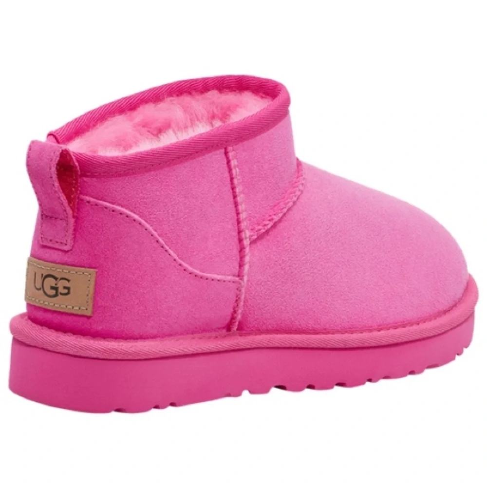 UGG Classic Ultra Mini
Women's size 7 Barbie Pink so cute! - Picture 1 of 5